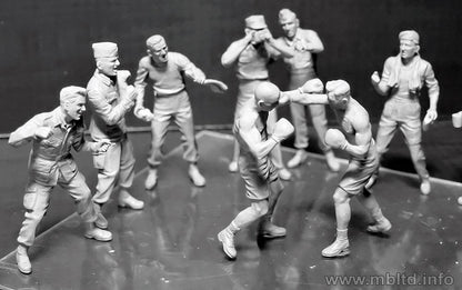 Friendly boxing match. British and American paratroopers, WWII era (1:35)