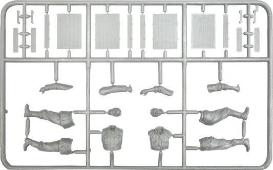 German Soldiers Carrying Ammo Boxes (1:35)