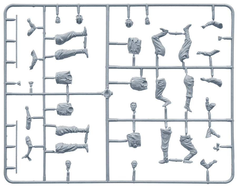 Soviet Tank Crew at Work (1:35)