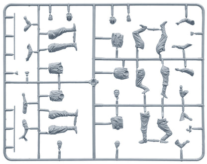 Soviet Tank Crew at Work (1:35)