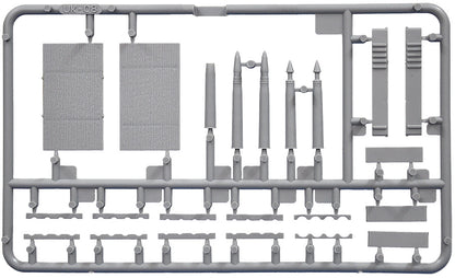 Soviet Tank Crew at Work (1:35)