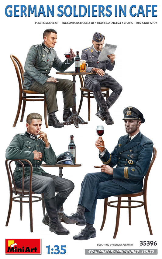 German Soldiers in Café (1:35)