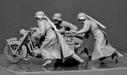 German Motorcyclists WWII (1:35)